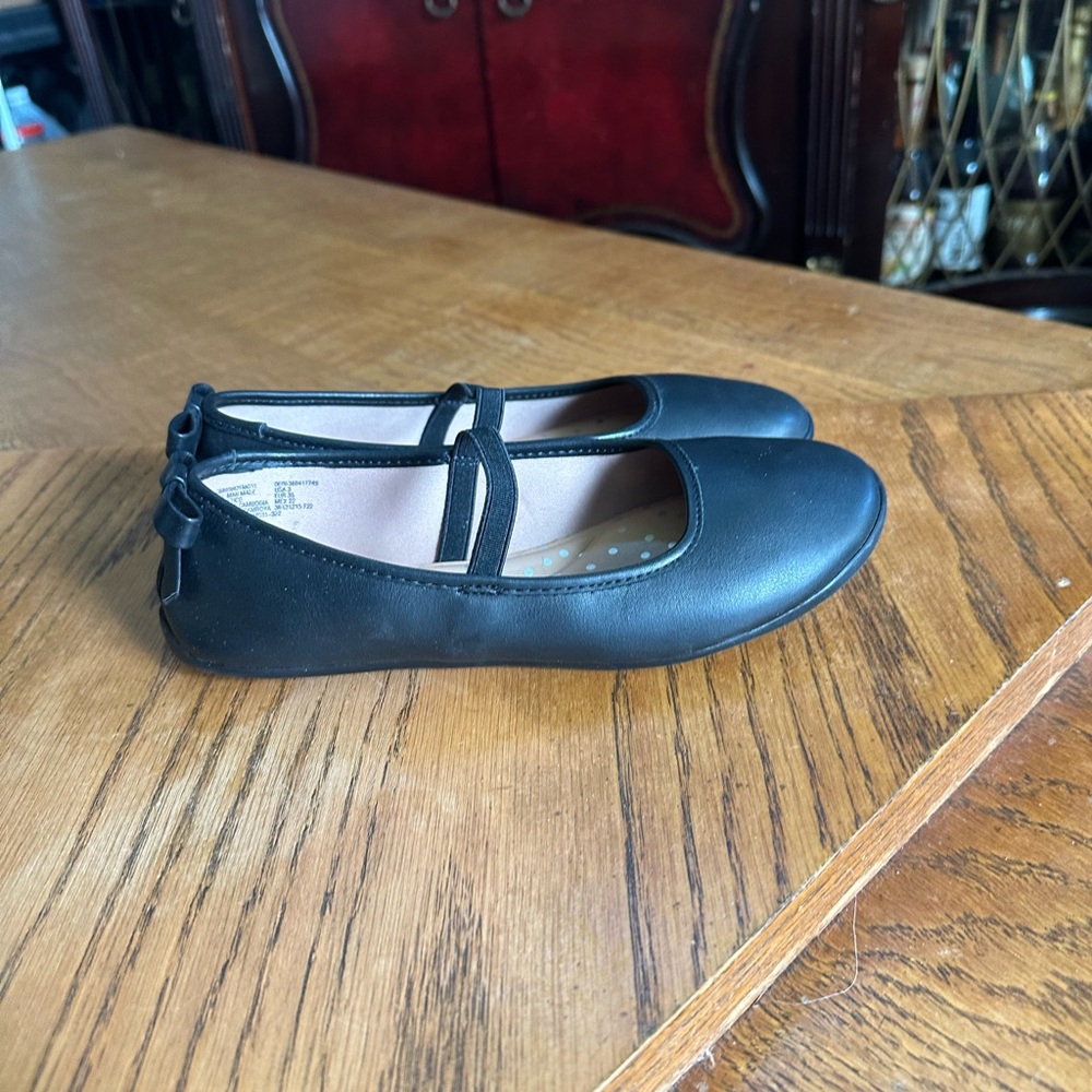 Black slip on shoes - Picture 5 of 9